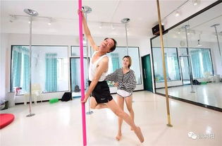 瀏陽65歲大爺跳起鋼管舞 他的人生堪稱奇跡